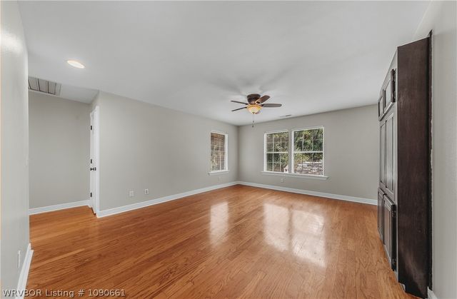 88 Skyview Lane, Fayetteville, AR 72701