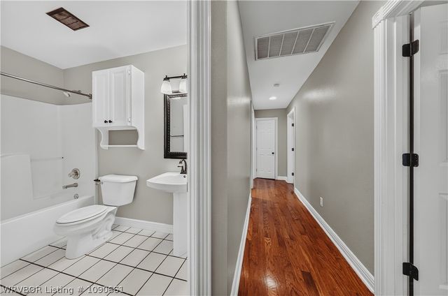 88 Skyview Lane, Fayetteville, AR 72701