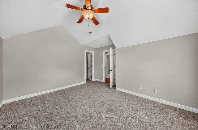 88 Skyview Lane, Fayetteville, AR 72701