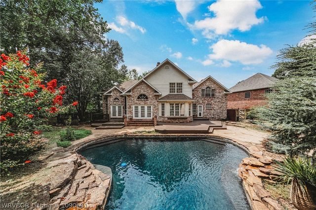 88 Skyview Lane, Fayetteville, AR 72701