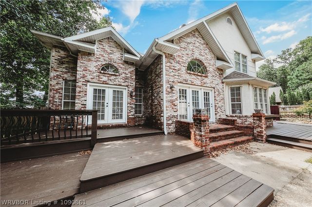 88 Skyview Lane, Fayetteville, AR 72701