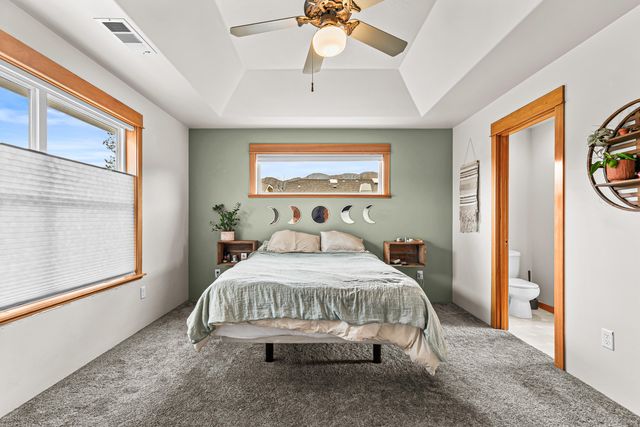 2684 Clay Creek Way, Ashland, OR 97520