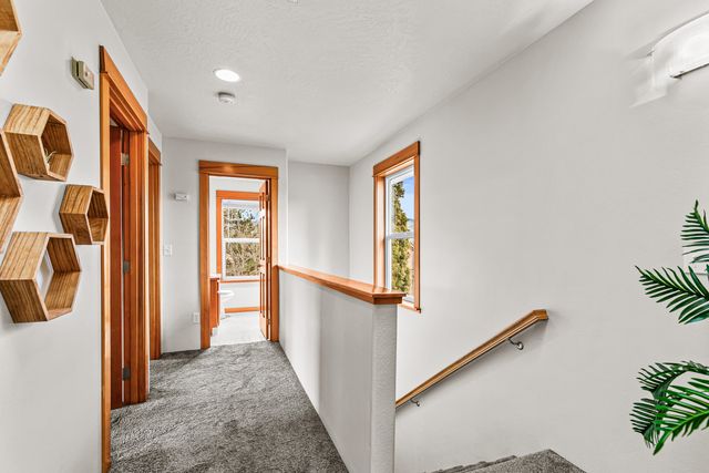 2684 Clay Creek Way, Ashland, OR 97520