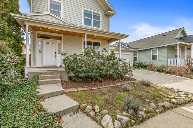 2684 Clay Creek Way, Ashland, OR 97520