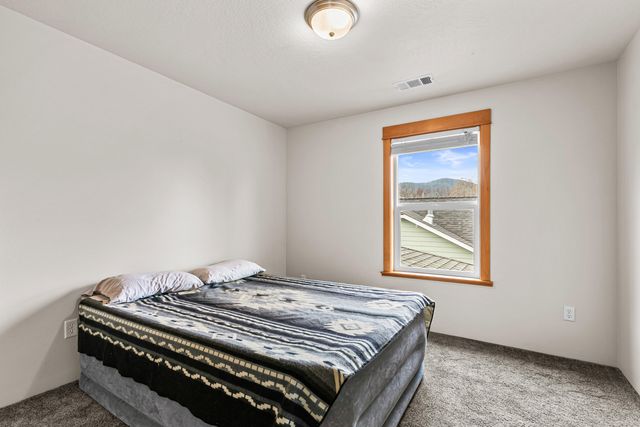 2684 Clay Creek Way, Ashland, OR 97520