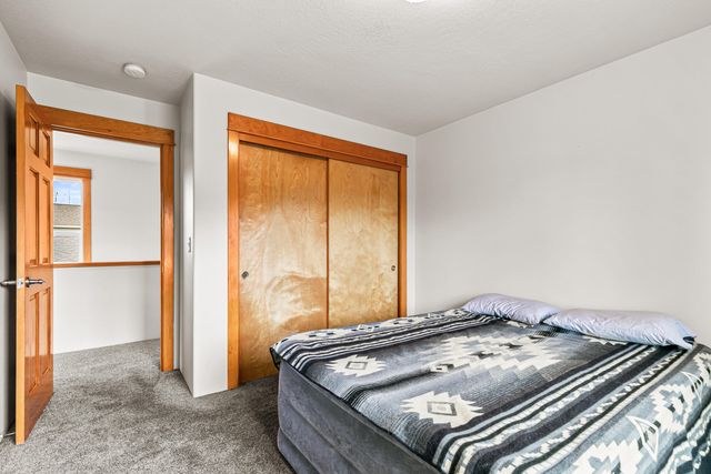 2684 Clay Creek Way, Ashland, OR 97520