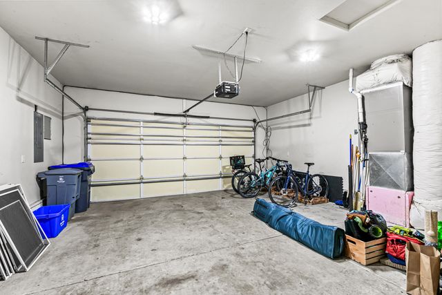 2684 Clay Creek Way, Ashland, OR 97520