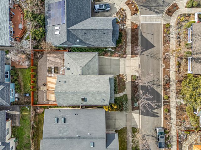 2684 Clay Creek Way, Ashland, OR 97520