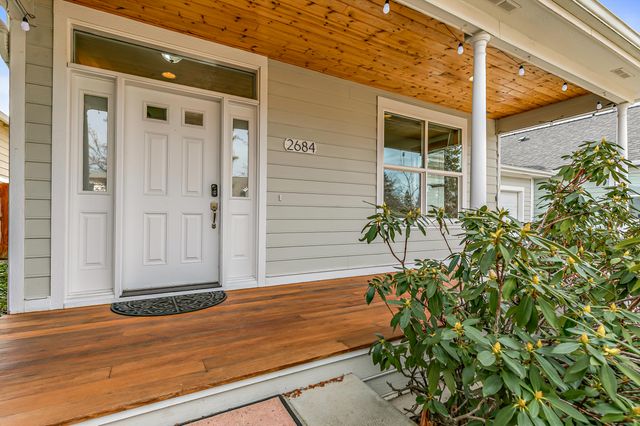 2684 Clay Creek Way, Ashland, OR 97520