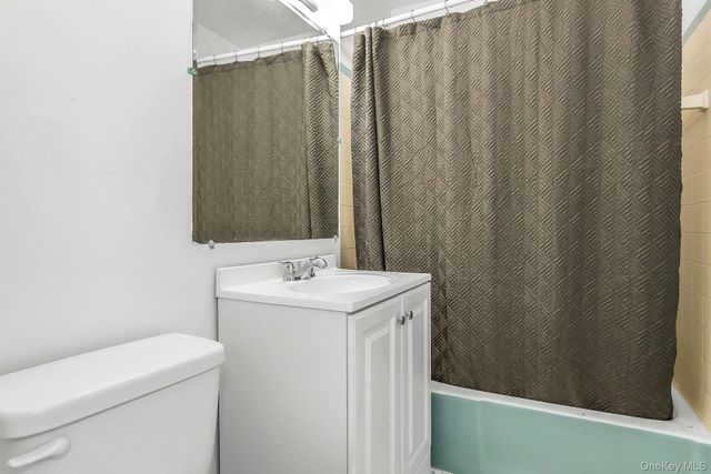 75 Noble 121, Lynbrook, NY 11563