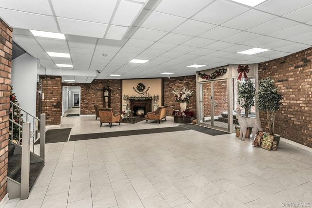 75 Noble 121, Lynbrook, NY 11563