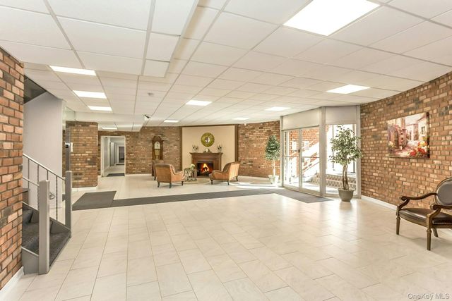 75 Noble 121, Lynbrook, NY 11563