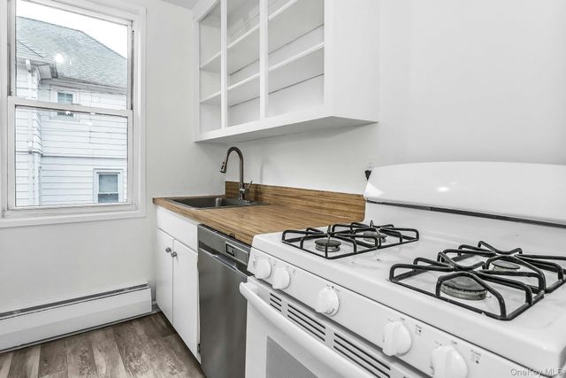 75 Noble 121, Lynbrook, NY 11563