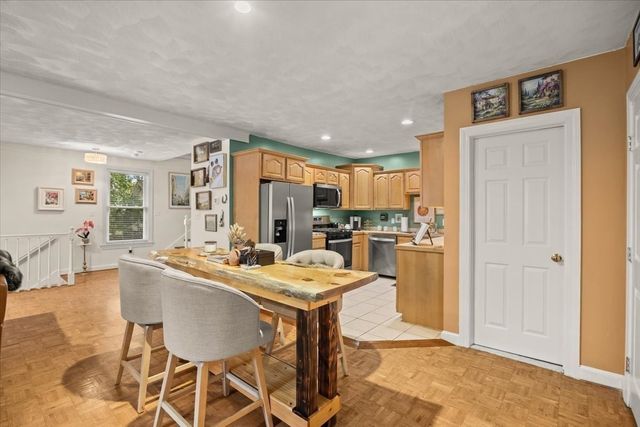 24 Union St D, Rockland, MA 02370