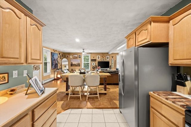 24 Union St D, Rockland, MA 02370
