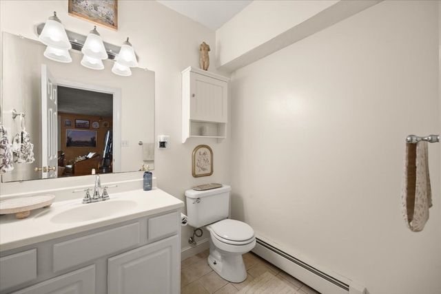 24 Union St D, Rockland, MA 02370