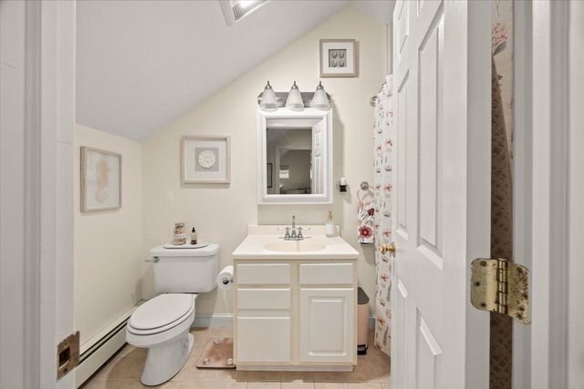 24 Union St D, Rockland, MA 02370