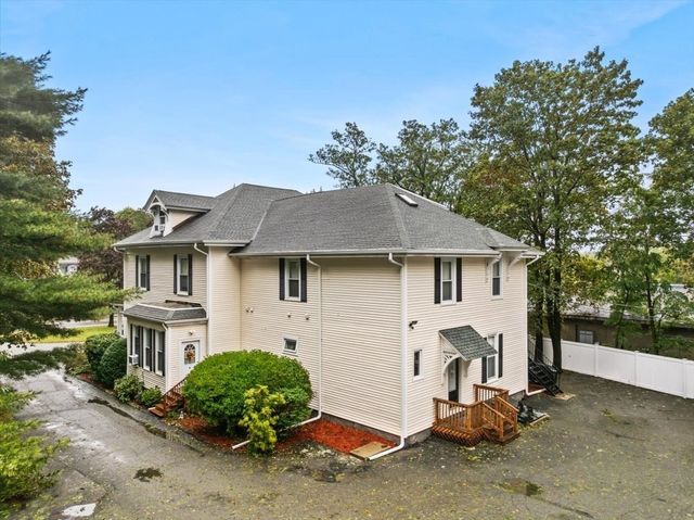 24 Union St D, Rockland, MA 02370