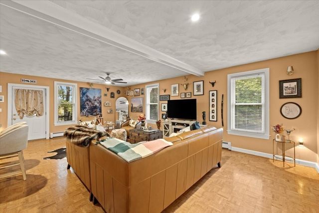 24 Union St D, Rockland, MA 02370