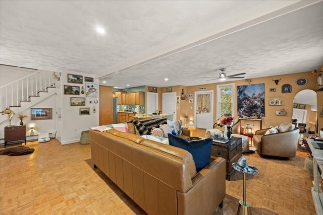 24 Union St D, Rockland, MA 02370