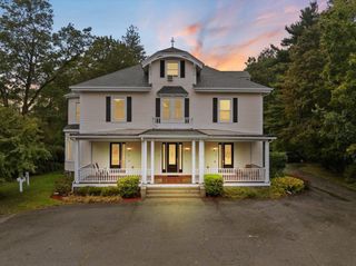 24 Union St D, Rockland, MA 02370