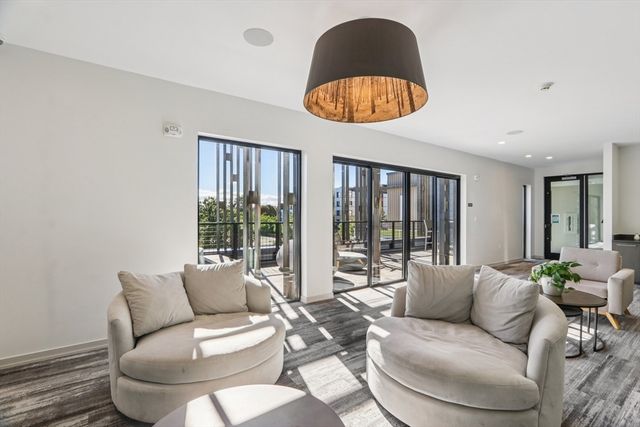 77 New 214, Cambridge, MA 02138