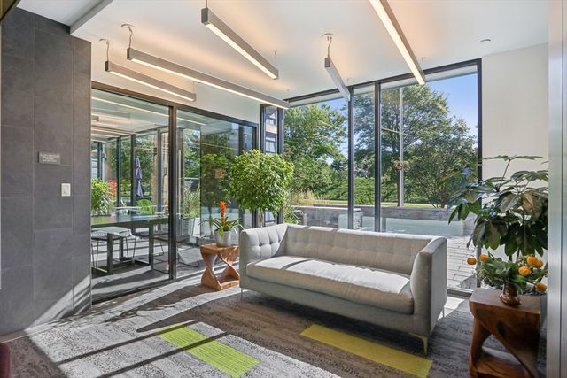 77 New 214, Cambridge, MA 02138