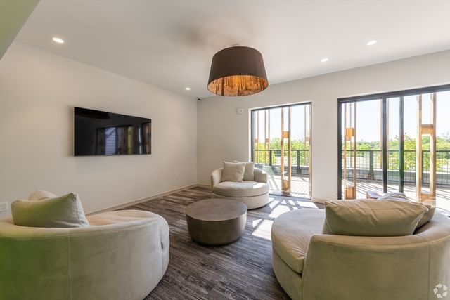 77 New 214, Cambridge, MA 02138