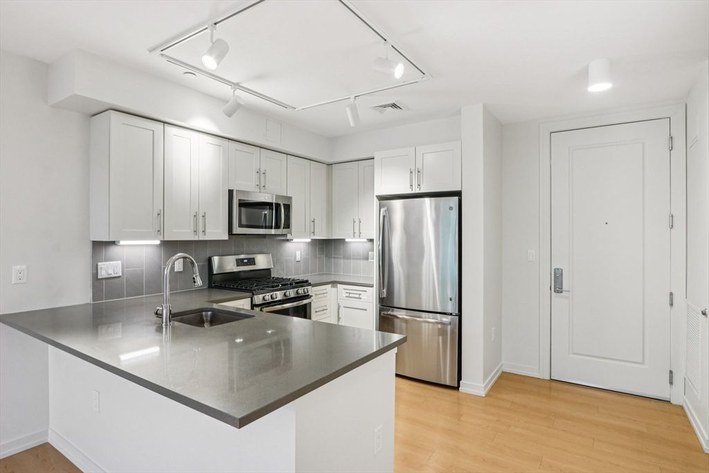 77 New 214, Cambridge, MA 02138