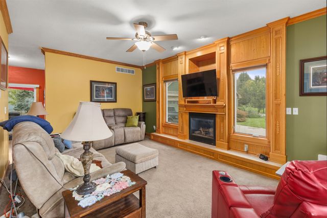 1006 4th Avenue NW, Altoona, IA 50009