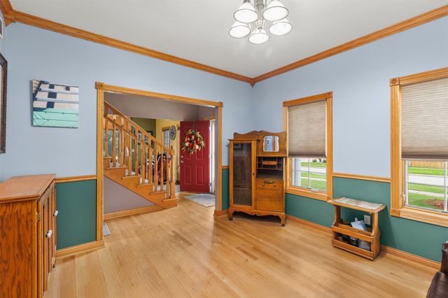 1006 4th Avenue NW, Altoona, IA 50009