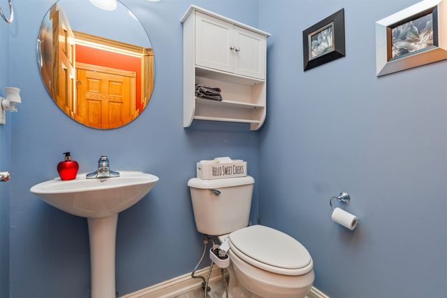 1006 4th Avenue NW, Altoona, IA 50009