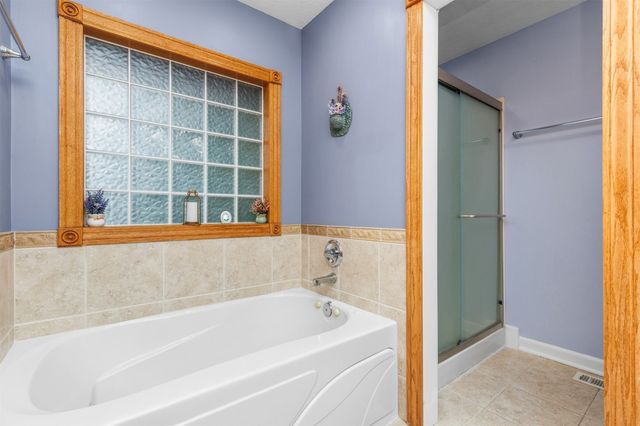 1006 4th Avenue NW, Altoona, IA 50009