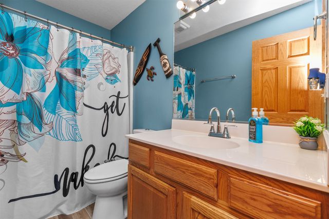 1006 4th Avenue NW, Altoona, IA 50009