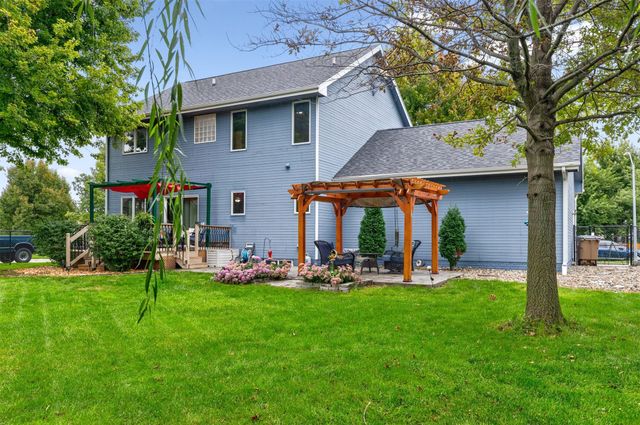 1006 4th Avenue NW, Altoona, IA 50009
