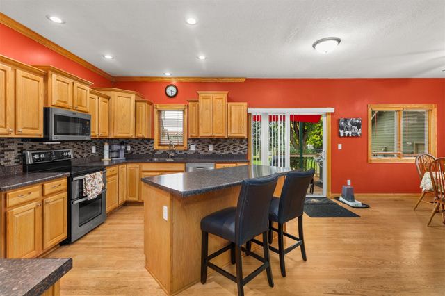 1006 4th Avenue NW, Altoona, IA 50009