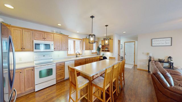 64562 270th Street, Alden, MN 56009