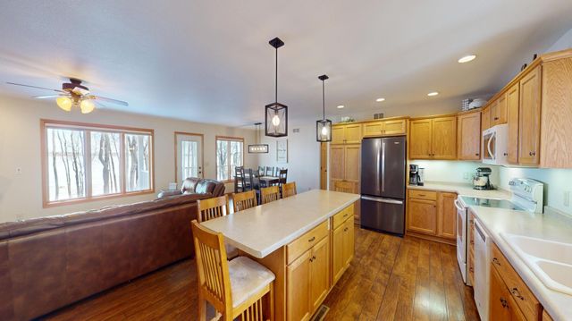 64562 270th Street, Alden, MN 56009