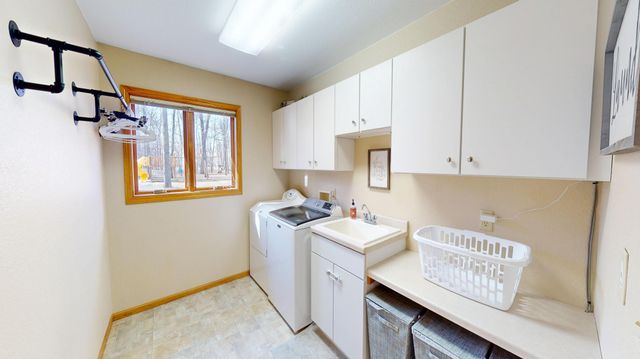 64562 270th Street, Alden, MN 56009