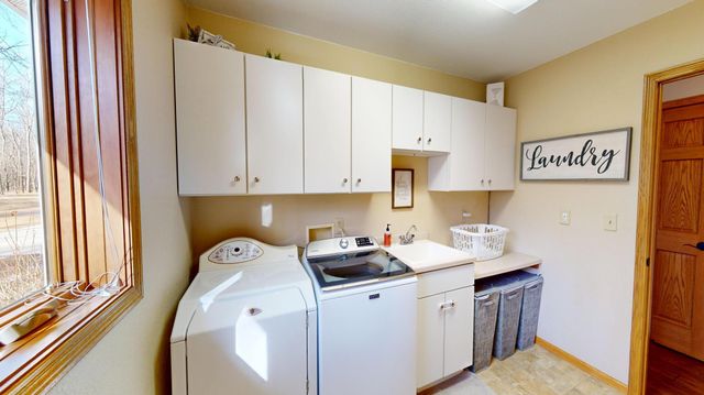 64562 270th Street, Alden, MN 56009