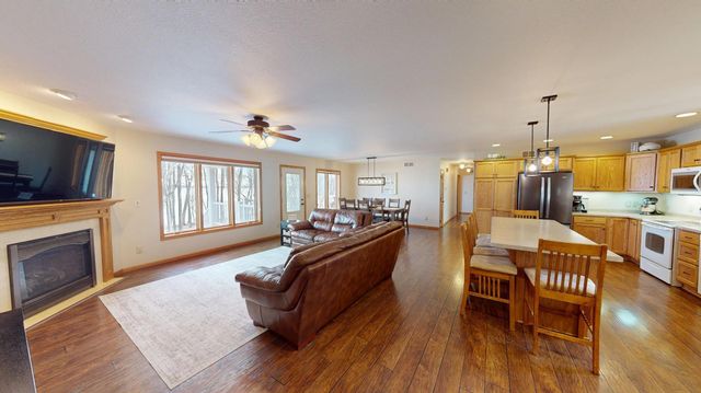 64562 270th Street, Alden, MN 56009