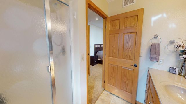 64562 270th Street, Alden, MN 56009