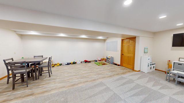 64562 270th Street, Alden, MN 56009