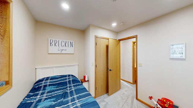 64562 270th Street, Alden, MN 56009