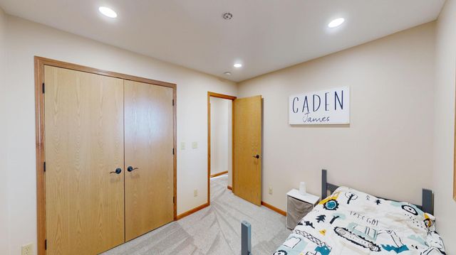 64562 270th Street, Alden, MN 56009