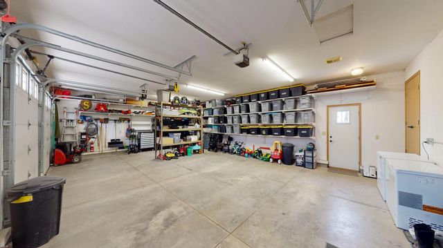 64562 270th Street, Alden, MN 56009