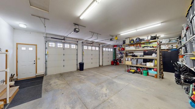 64562 270th Street, Alden, MN 56009