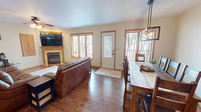 64562 270th Street, Alden, MN 56009