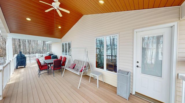 64562 270th Street, Alden, MN 56009