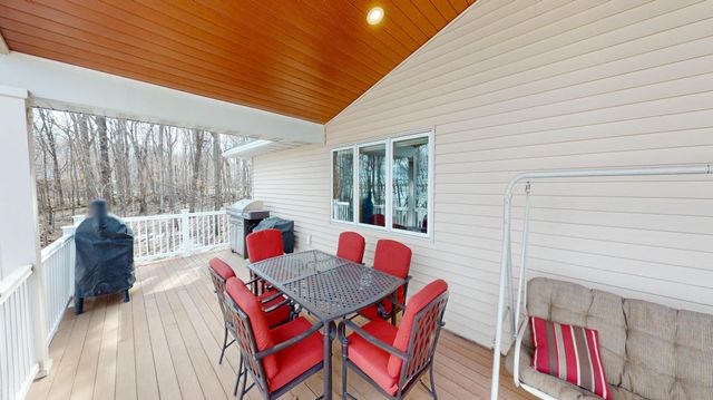 64562 270th Street, Alden, MN 56009